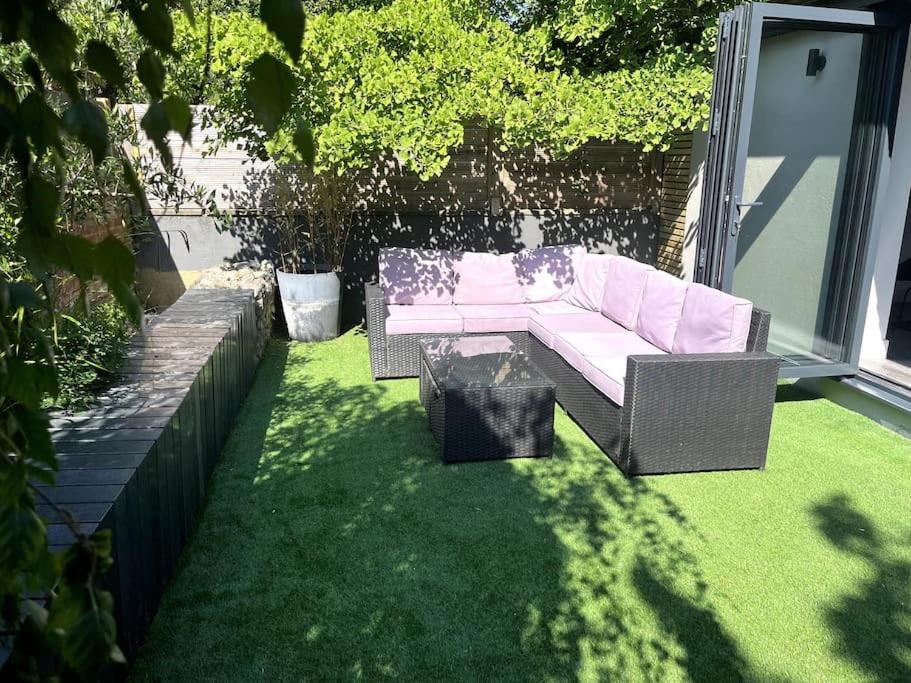 Appartement The Hideaway With Own Private Sunny Garden à Bornemouth Extérieur photo