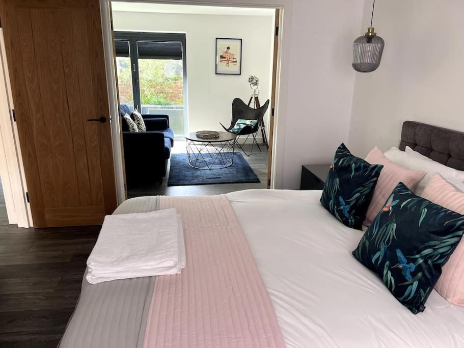 Appartement The Hideaway With Own Private Sunny Garden à Bornemouth Extérieur photo